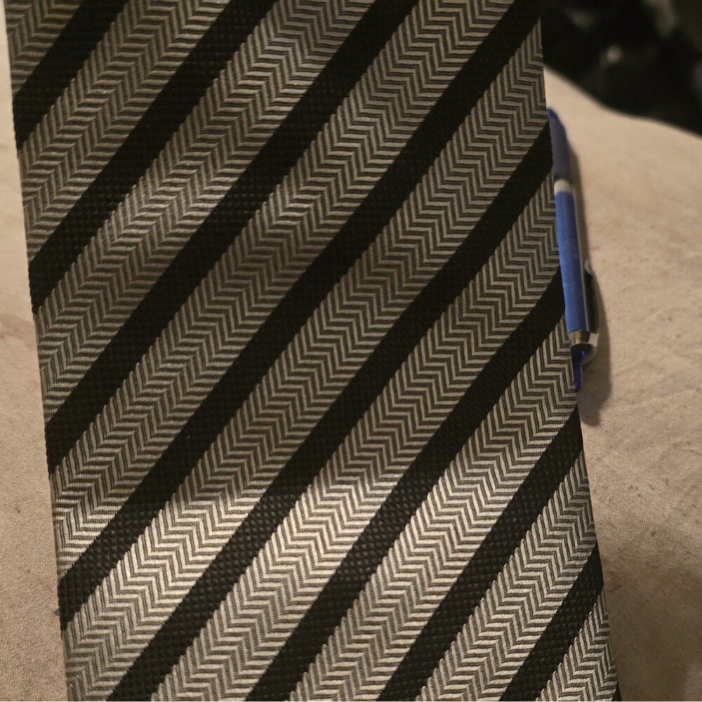 Burberry Men's Silk Tie Black/Gray Striped Woven Pointed Necktie